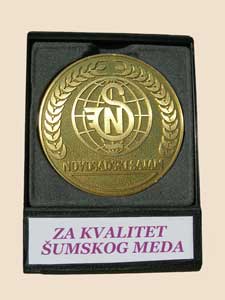 Velika zlatna medalja Novosadskog sajma 2011 za kvalitet šumskog meda.